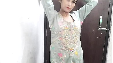 Cute Step Sister Ghar Band Kar Jabar